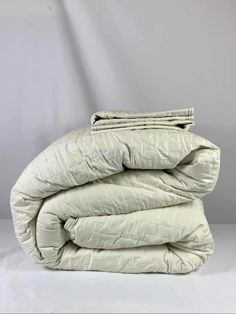 Tommy Hilfiger Ivory Quilted Comforter